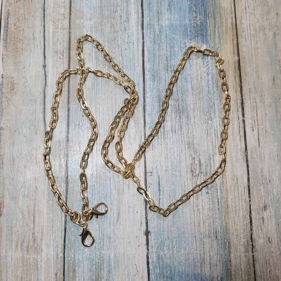 Gold Flower Clutch Bag. - Picture 5 of 10